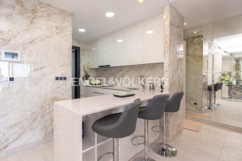 Foto 11f6a2e0-da2f-4eea-9a75-53b07fd94c98. Apartament amb piscina a Playa Poniente Benidorm