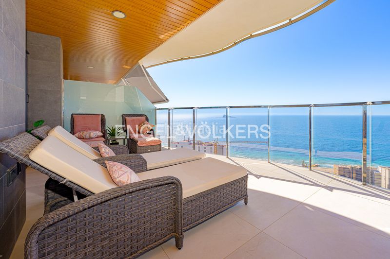 Foto de2b7b56-b95c-43d4-9d21-9009220cd8a2. Apartament amb piscina a Playa Poniente Benidorm