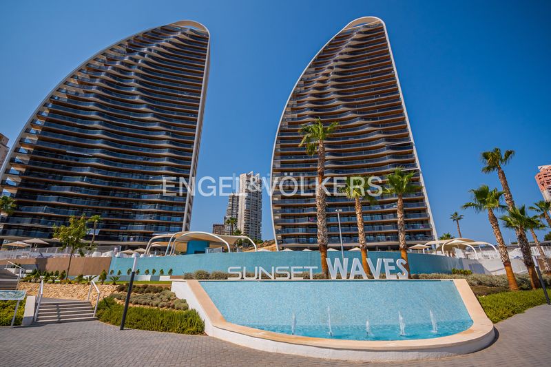 Foto f984586c-47a9-4596-ad2d-2030bd39b224. Apartament amb piscina a Playa Poniente Benidorm