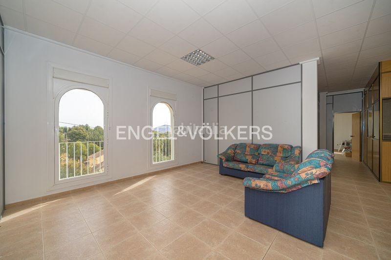 Foto 15084a16-23de-4c41-8628-8fffeb61b9f0. Casa amb piscina a Urbanizaciones Benidorm