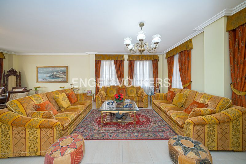 Foto 3c165eaf-e86e-419e-9186-9d9e7a066667. Casa amb piscina a Urbanizaciones Benidorm