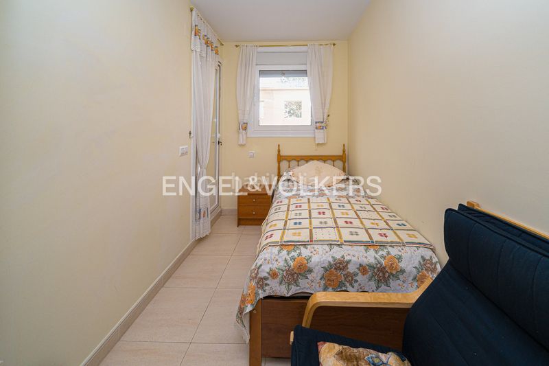 Foto 80fdfa74-43f9-4beb-8ff3-584ded27e7e9. Casa amb piscina a Urbanizaciones Benidorm