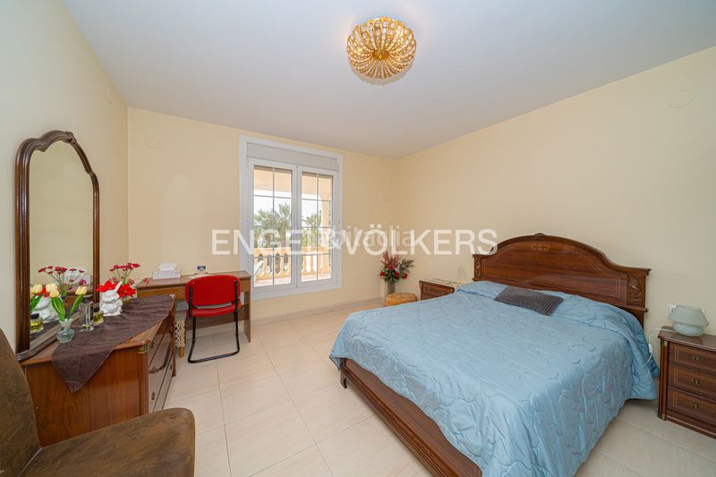 Foto a1dcb8c2-c82f-4dad-900b-4b8fe548ae37. Casa amb piscina a Urbanizaciones Benidorm