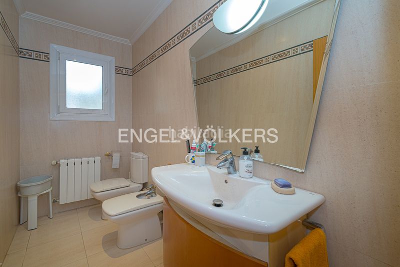 Foto 5d387fa7-43ef-41b9-8eec-3a49bc7ce5c1. Maison avec piscine dans Urbanizaciones Benidorm