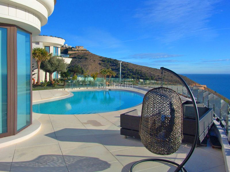 Foto 32be757a-9706-4098-b10e-77f4080bcaf7. Casa amb piscina a Levante Alto Benidorm