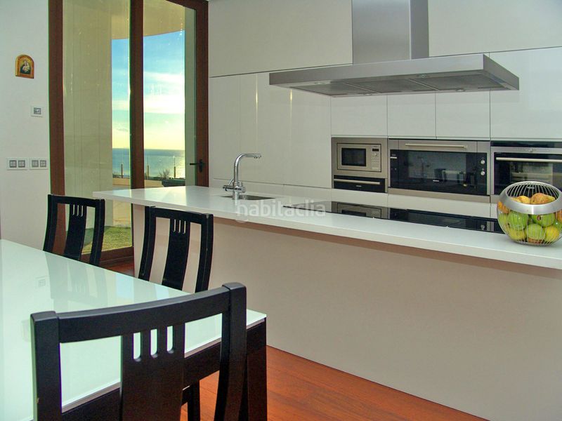 Foto ae6038b6-e411-4688-8587-8b9f439136b2. Casa amb piscina a Levante Alto Benidorm