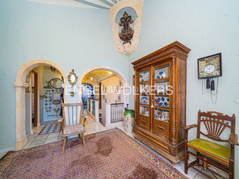 Foto 0e0ce057-158f-40cd-a5c8-1ffddb90a6bd. Xalet amb xemeneia aparcament piscina a Finestrat pueblo Finestrat