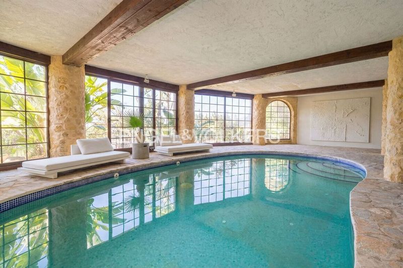 Foto 22b69454-a069-47ed-adb0-7bedda025a77. Xalet amb xemeneia aparcament piscina a Finestrat pueblo Finestrat