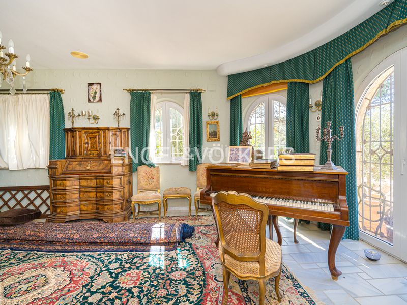 Foto 278899f0-5ebb-4998-b51e-54cdf194c460. Xalet amb xemeneia aparcament piscina a Finestrat pueblo Finestrat