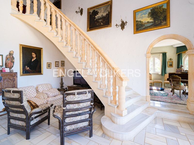 Foto 3060686c-24cb-45c1-9aea-905021af7ed0. Xalet amb xemeneia aparcament piscina a Finestrat pueblo Finestrat