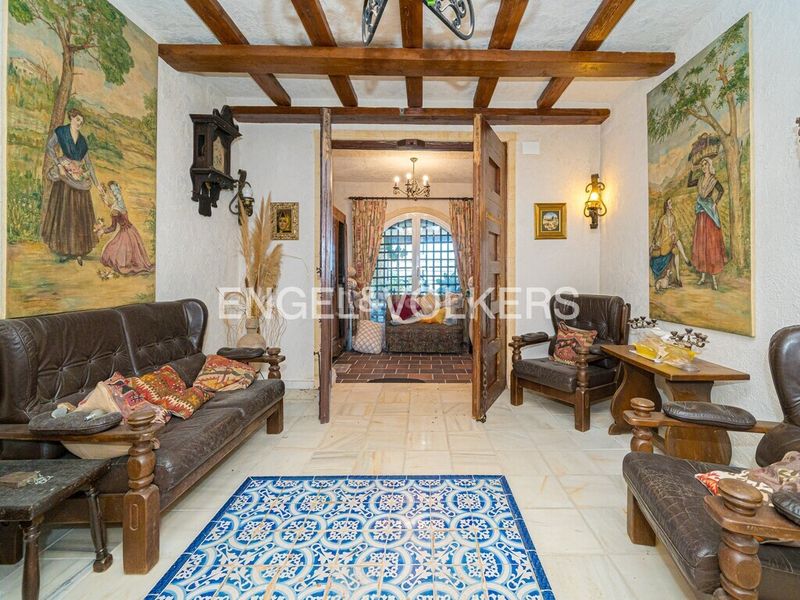 Foto 780be432-0a09-41de-91a0-b756d84dd119. Xalet amb xemeneia aparcament piscina a Finestrat pueblo Finestrat