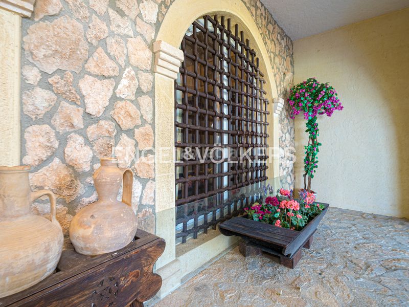 Foto cd1f4e17-359c-45c9-89fc-86ea9fbeea12. Xalet amb xemeneia aparcament piscina a Finestrat pueblo Finestrat