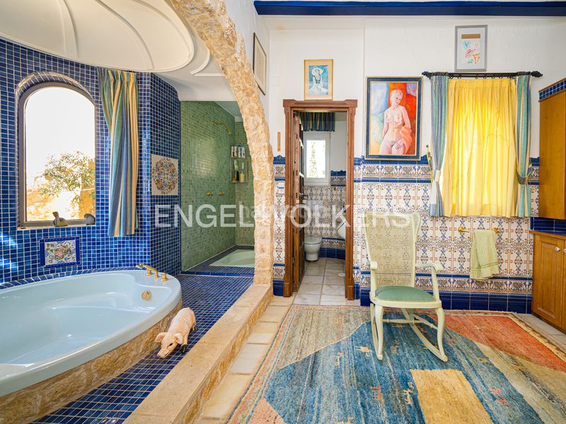 Foto d210f926-213d-4ae0-8571-813cbe20bad0. Xalet amb xemeneia aparcament piscina a Finestrat pueblo Finestrat