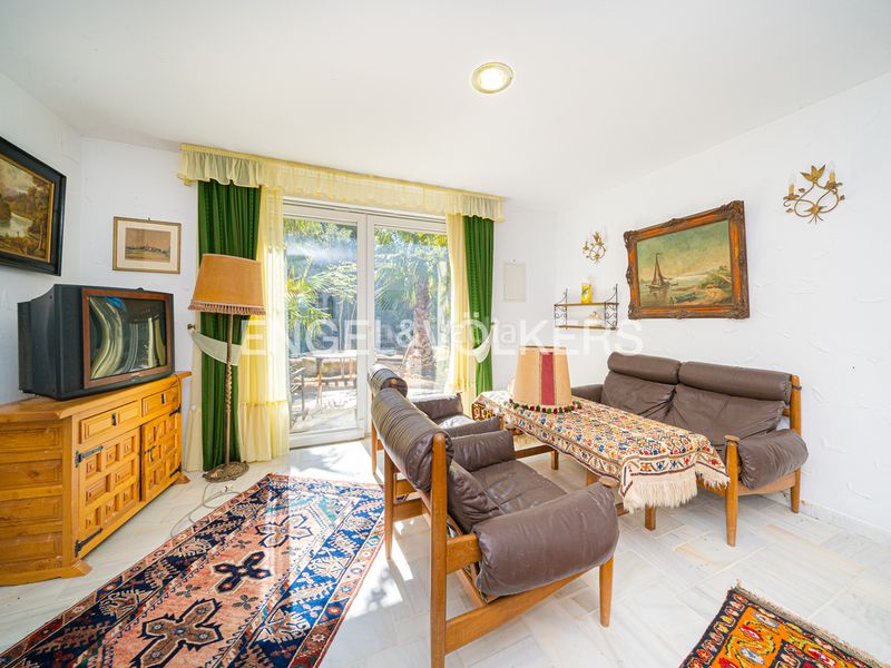 Foto d3a6cf87-c077-44be-8391-2e1aa77f5c4f. Xalet amb xemeneia aparcament piscina a Finestrat pueblo Finestrat