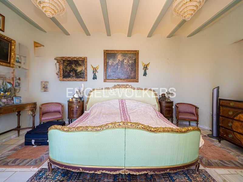 Foto e5702a9f-6ee7-4807-aba0-ab73edfa29b2. Xalet amb xemeneia aparcament piscina a Finestrat pueblo Finestrat