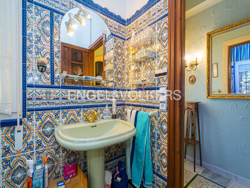 Foto e5f53bed-8093-4ef8-bb15-fe3e1fbd6847. Xalet amb xemeneia aparcament piscina a Finestrat pueblo Finestrat