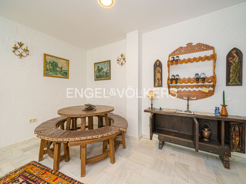 Foto fda0a1f0-a220-49c2-8782-f58877f8277f. Xalet amb xemeneia aparcament piscina a Finestrat pueblo Finestrat