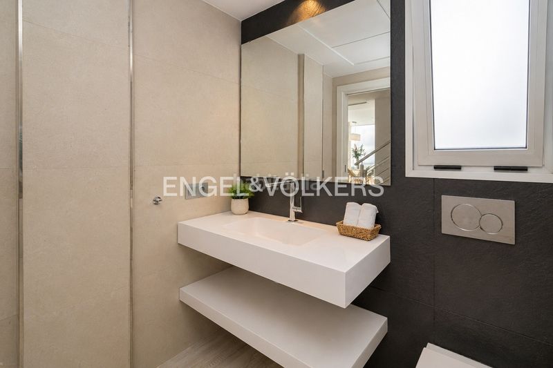 Foto e8067b12-d557-4b66-bc9d-8e12b707c90e. Xalet amb aparcament piscina a balcón de Finestrat-terra marina Finestrat