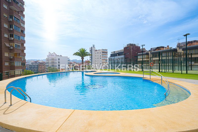 Foto 734b8d0a-823b-4977-a9fa-79ee28b8dcde. Lloguer pis a avenida de la armada española 5 a Playa Poniente Benidorm