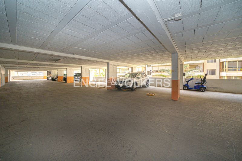 Foto aa112ac6-511a-4597-8cf2-9d875865a522. Lloguer pis a avenida de la armada española 5 a Playa Poniente Benidorm
