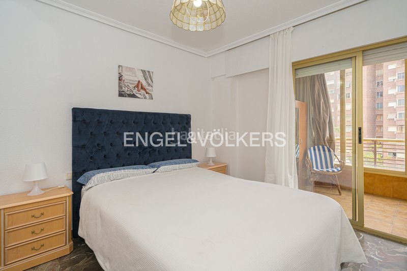 Foto c082f735-0982-492e-9d92-3b8289fe0d5a. Lloguer pis a avenida de la armada española 5 a Playa Poniente Benidorm