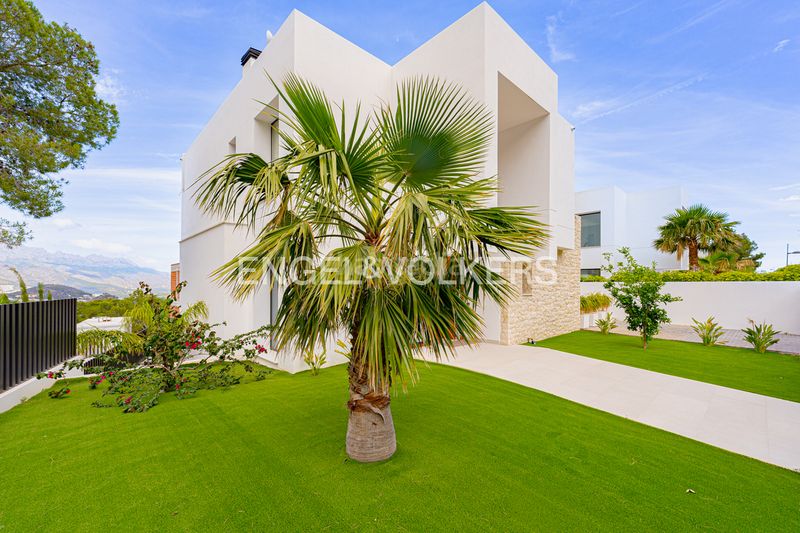 Foto f0f331e2-7e85-464c-bd98-6e4feabea82a. Xalet amb aparcament piscina a balcón de ponoig - Polop paradis - Polop hills Polop