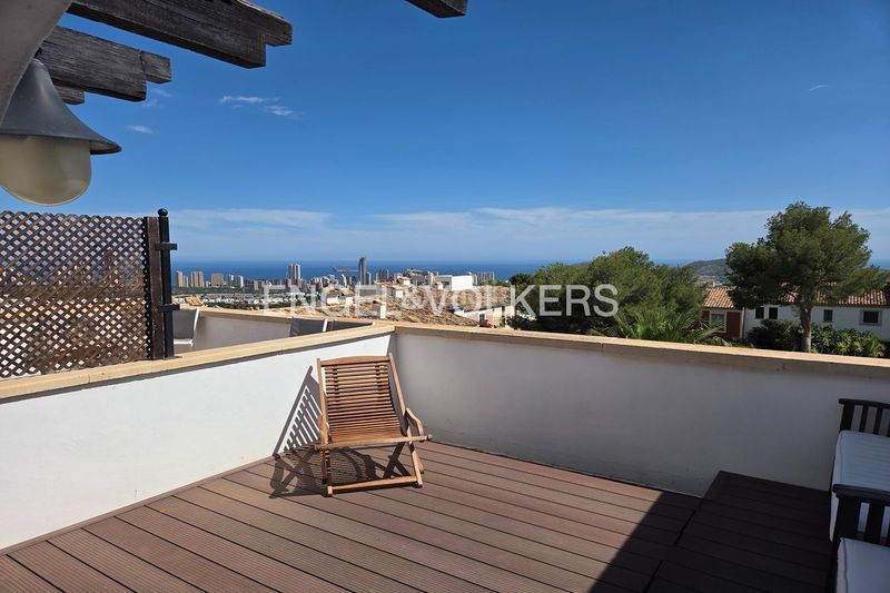 Foto 4573796e-e4b8-4cd2-97fe-ff3fa15a9de8. Casa adossada a calle isla de lanzarote 3 a Golf Bahía Finestrat