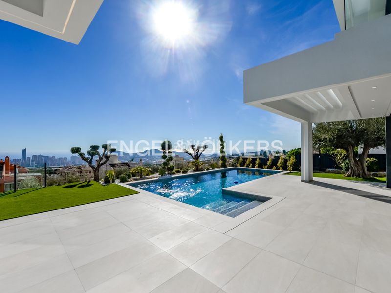 Foto 357f2efa-fcb7-46d9-8e35-312f4c9b23c9. Casa amb piscina a Golf Bahía Finestrat