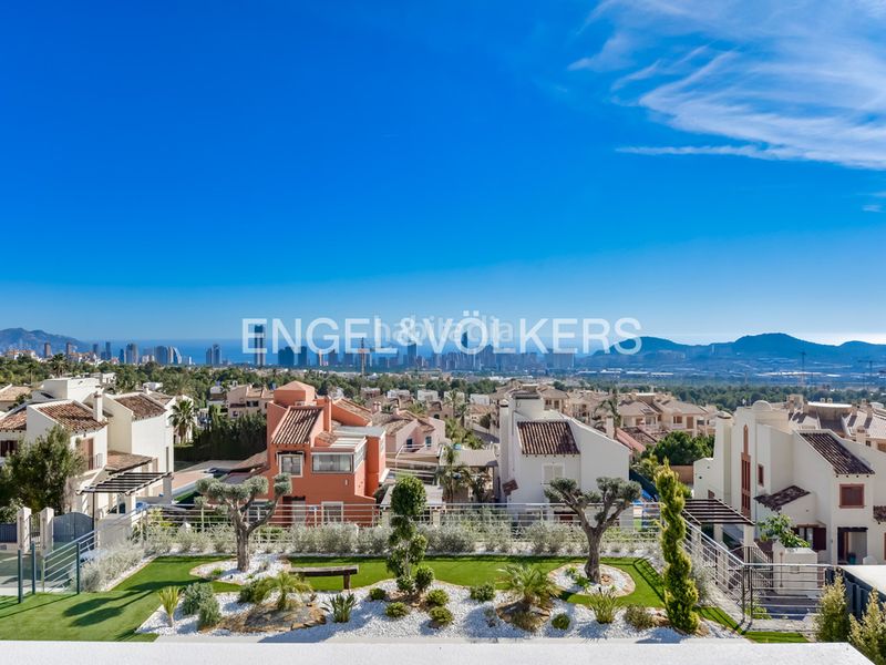 Foto ba3613c0-768e-456d-abfe-87f7df3d8b5b. Casa amb piscina a Golf Bahía Finestrat
