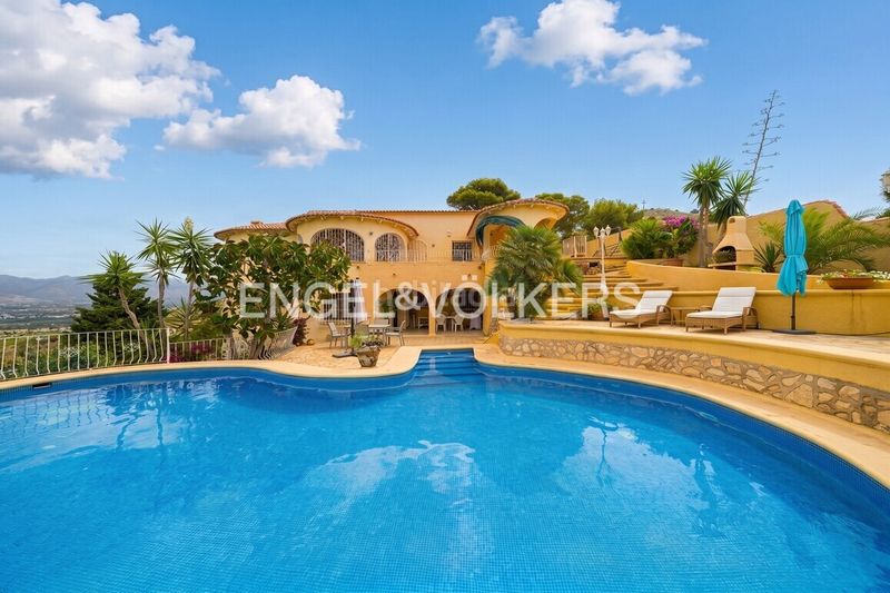 Foto 4143d073-68c8-4b1d-bf8f-57ee2f18109f. Xalet amb xemeneia aparcament piscina a Rincón Alto Benidorm