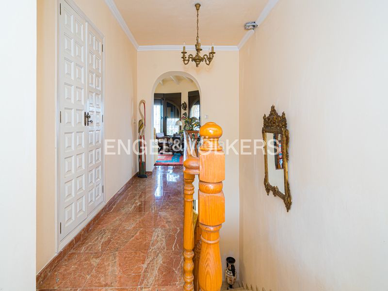 Foto bbfcce0c-c770-47cb-a71e-bfbb24e5ec26. Xalet amb xemeneia aparcament piscina a Rincón Alto Benidorm
