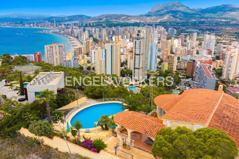 Foto d00df8f4-51e4-4ae0-9c73-6fdc57310dae. Xalet amb xemeneia aparcament piscina a Rincón Alto Benidorm