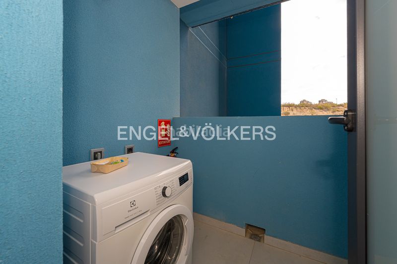 Foto ad4732ca-9e34-4ef1-a9b9-77362465f0c2. Apartament amb aparcament piscina a Playa Poniente Benidorm