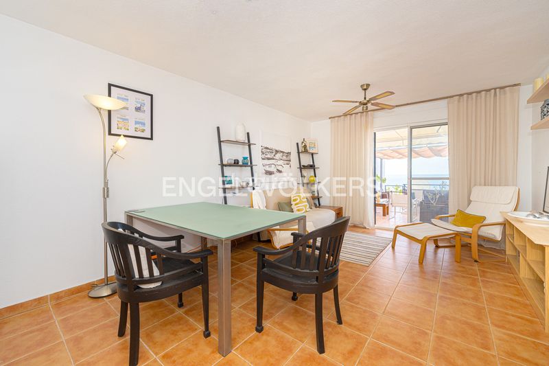 Foto 15c267c2-8951-4a1d-996b-4a11e5c8cbe2. Casa aparellada amb aparcament piscina a Poble Nou-Montiboli Vila Joiosa (la)