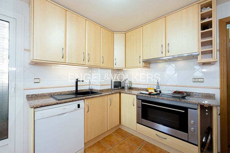 Foto 4ed30467-bcdd-4b2a-aeda-6205984c9316. Casa aparellada amb aparcament piscina a Poble Nou-Montiboli Vila Joiosa (la)