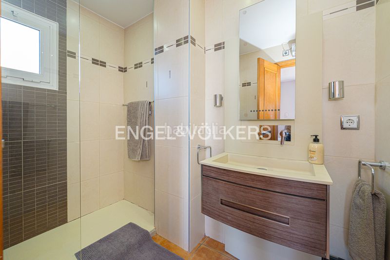 Foto 4f1e1690-c7fb-47c7-8821-d82d7d9878c5. Casa aparellada amb aparcament piscina a Poble Nou-Montiboli Vila Joiosa (la)