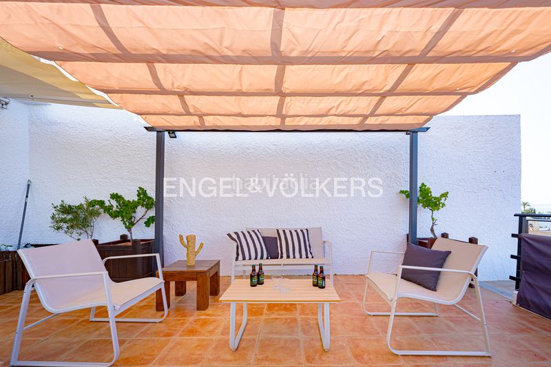 Foto e94cf7fa-9031-4bd6-8c1b-918fc1561ec5. Casa aparellada amb aparcament piscina a Poble Nou-Montiboli Vila Joiosa (la)