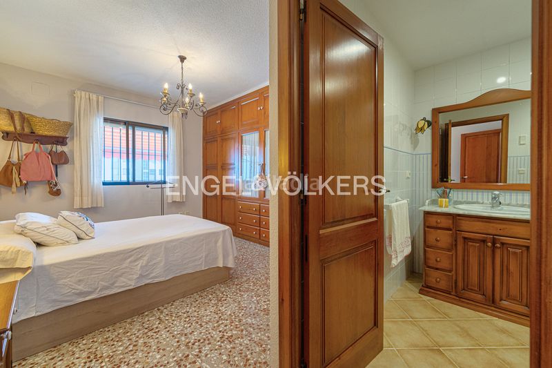 Foto 84f78890-dcde-42a1-98e3-9bfd840bd225. Pis a carrer colón 78 a Platja de Vila Joiosa Vila Joiosa (la)