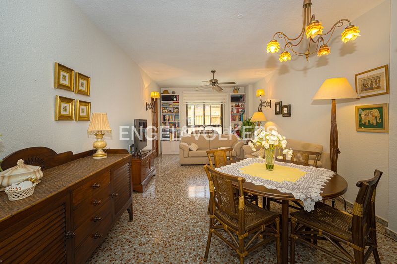 Foto cfdafece-666f-42f5-8171-c40b188c2620. Pis a carrer colón 78 a Platja de Vila Joiosa Vila Joiosa (la)