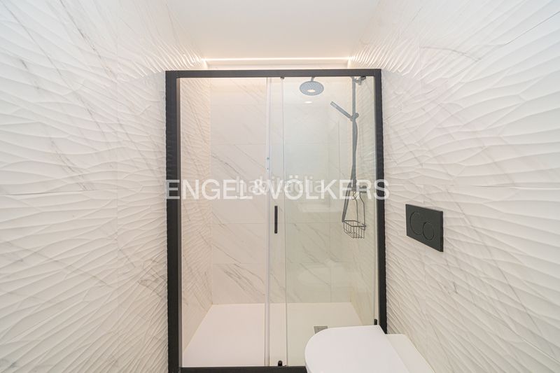 Foto 08e5b0fc-419f-461e-9ce0-b83fdf3d7faf. Apartament amb calefacció aparcament piscina a balcón de Finestrat-terra marina Finestrat