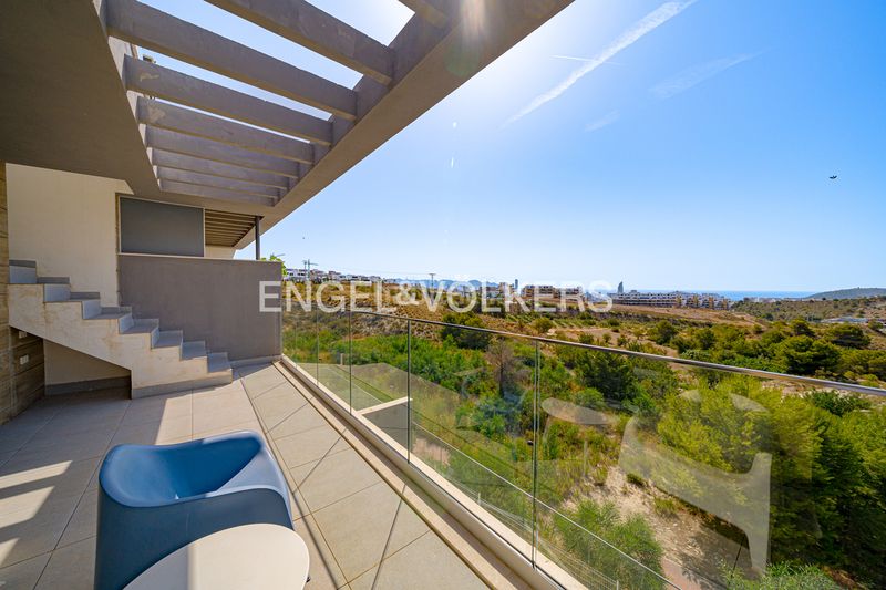 Foto 8df8479d-fd5f-4611-ba54-236b504b6d21. Apartament amb calefacció aparcament piscina a balcón de Finestrat-terra marina Finestrat