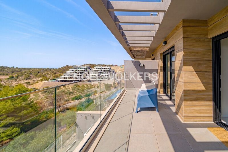 Foto b52a365c-9dc9-4f03-9438-06fd5c16372e. Apartament amb calefacció aparcament piscina a balcón de Finestrat-terra marina Finestrat