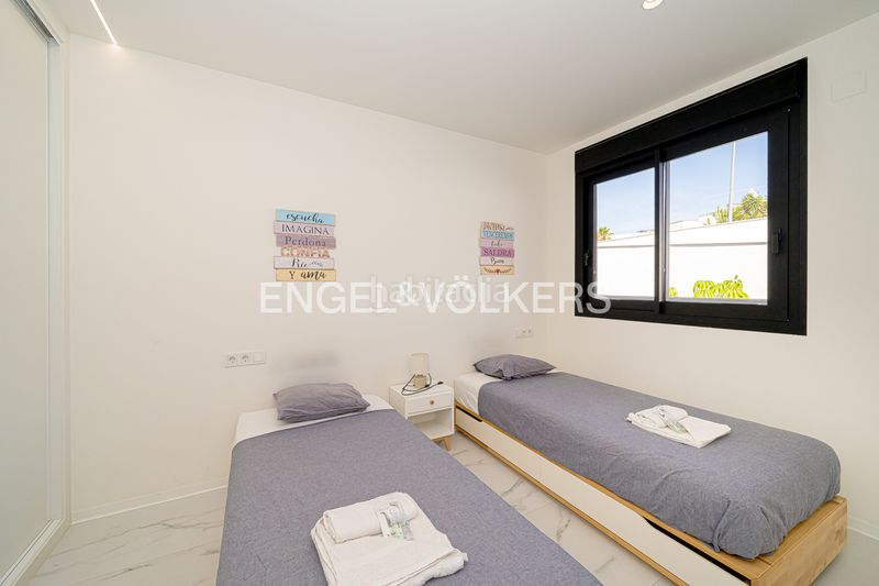 Foto c63129cc-353b-496a-9aa6-a1a6906c78ca. Apartament amb calefacció aparcament piscina a balcón de Finestrat-terra marina Finestrat