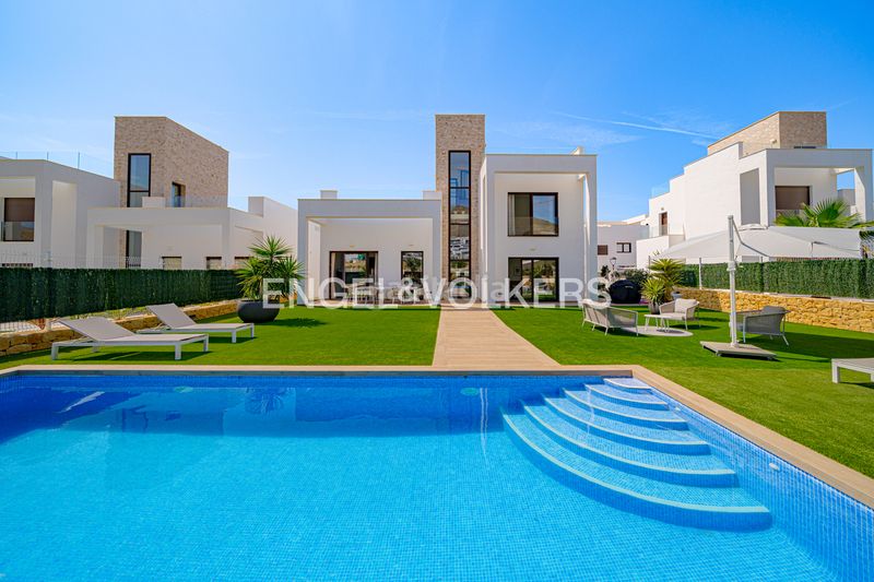 Foto 13e458fd-275f-4a60-858c-19c4ff48df1c. Xalet amb calefacció aparcament piscina a balcón de Finestrat-terra marina Finestrat