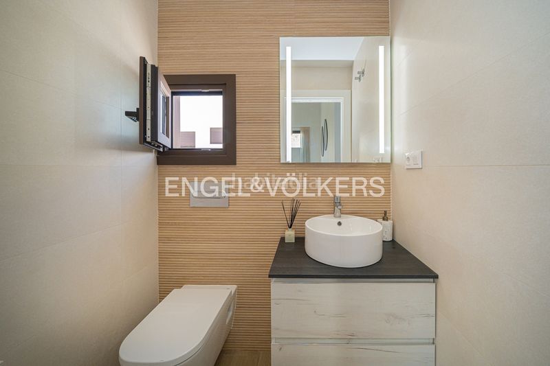 Foto 6a5da95f-2909-4007-905f-da47c2280084. Xalet amb calefacció aparcament piscina a balcón de Finestrat-terra marina Finestrat