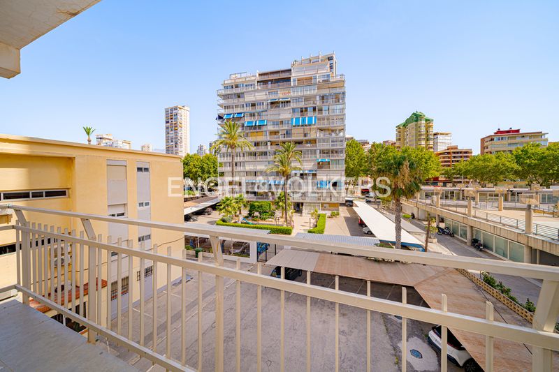 Foto 2de58825-2c72-49f5-b180-3e55b21a54e8. Pis amb aparcament a Playa Levante Benidorm