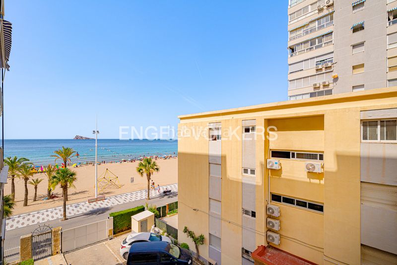 Foto a2879256-14e5-4d2e-aec5-33d2f6b3743c. Pis amb aparcament a Playa Levante Benidorm