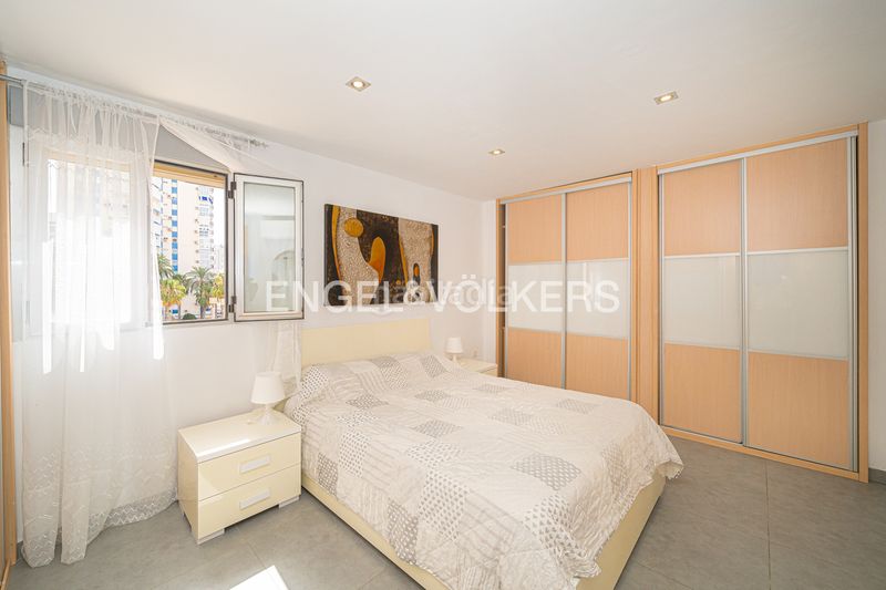 Foto b92c383d-9df0-4d0f-93a3-83ab095015b2. Pis amb aparcament a Playa Levante Benidorm