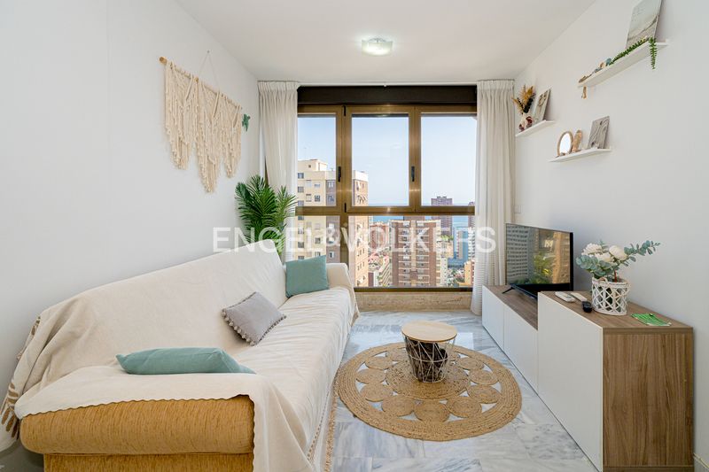 Foto b0b0f470-d450-432c-8514-e9c140cb5590. Àtic amb piscina a Levante Alto Benidorm