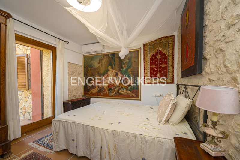 Foto ae83ca1d-0eb8-4112-8d54-fb62f4085011. Xalet amb xemeneia piscina a Relleu